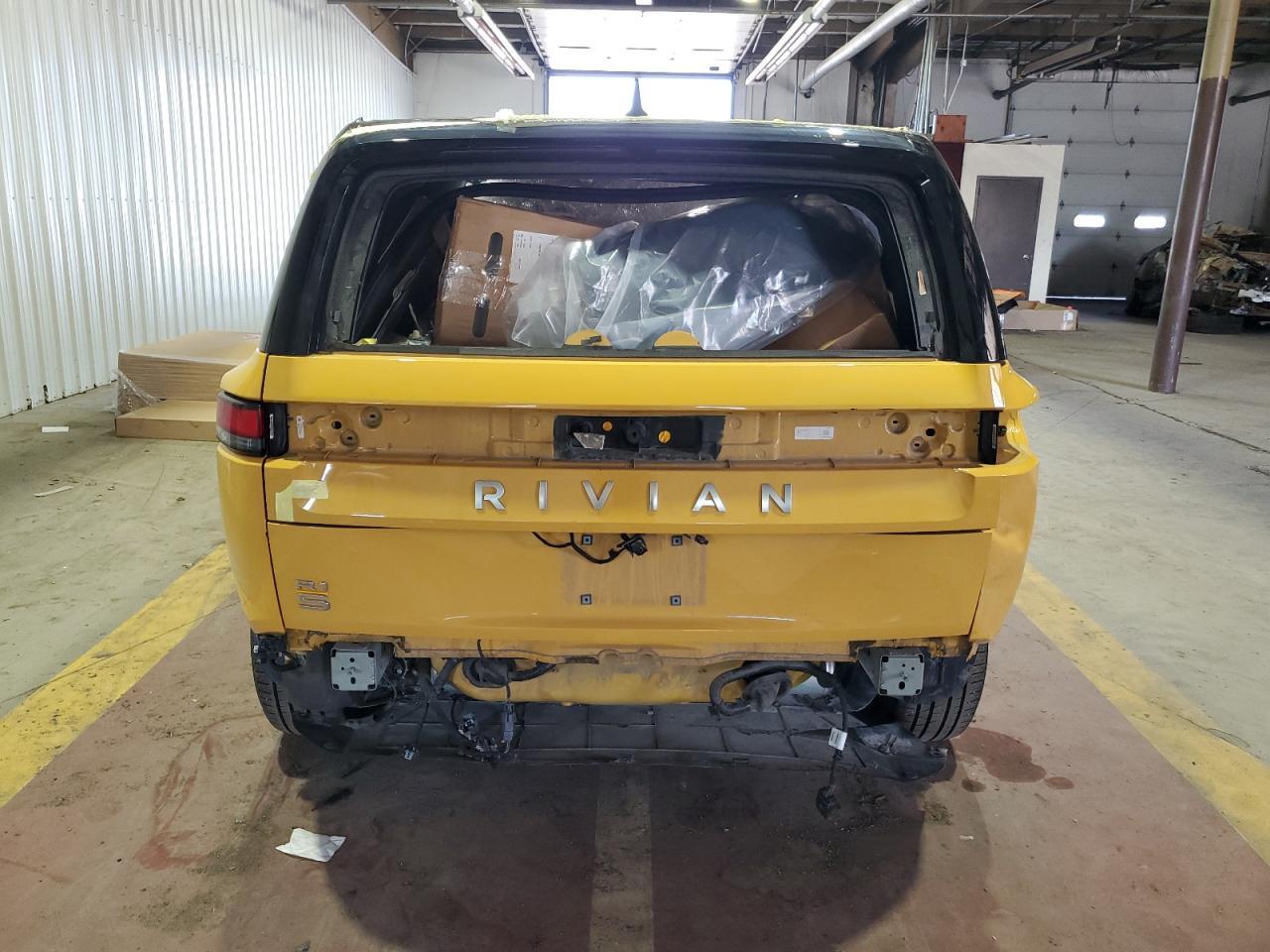 2023 RIVIAN R1s