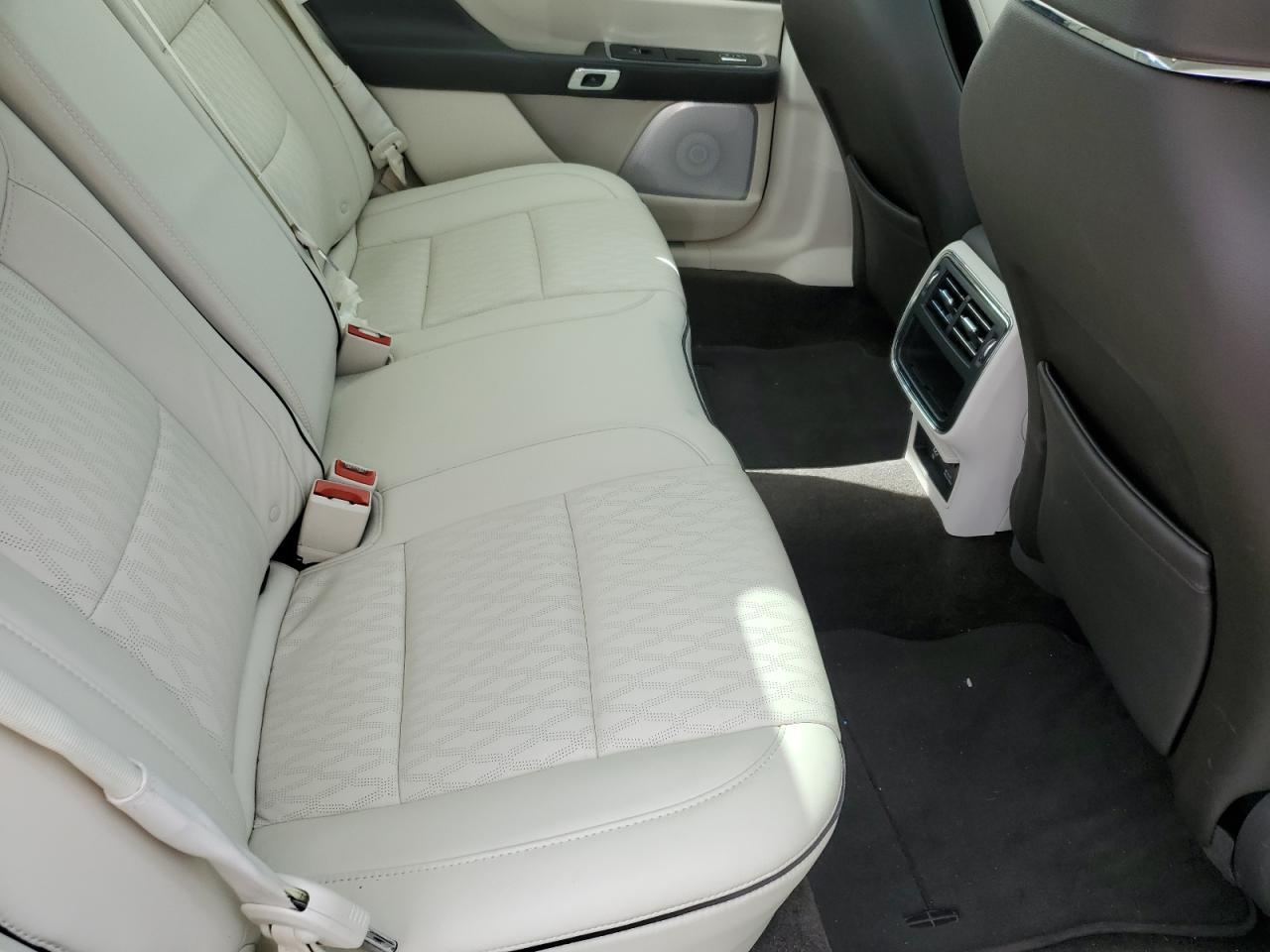 2017 LINCOLN Continental