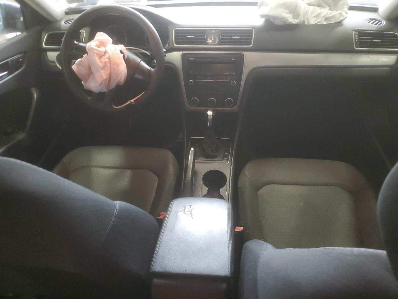 2012 VOLKSWAGEN Passat