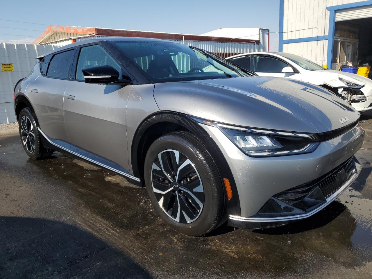 2023 KIA EV6