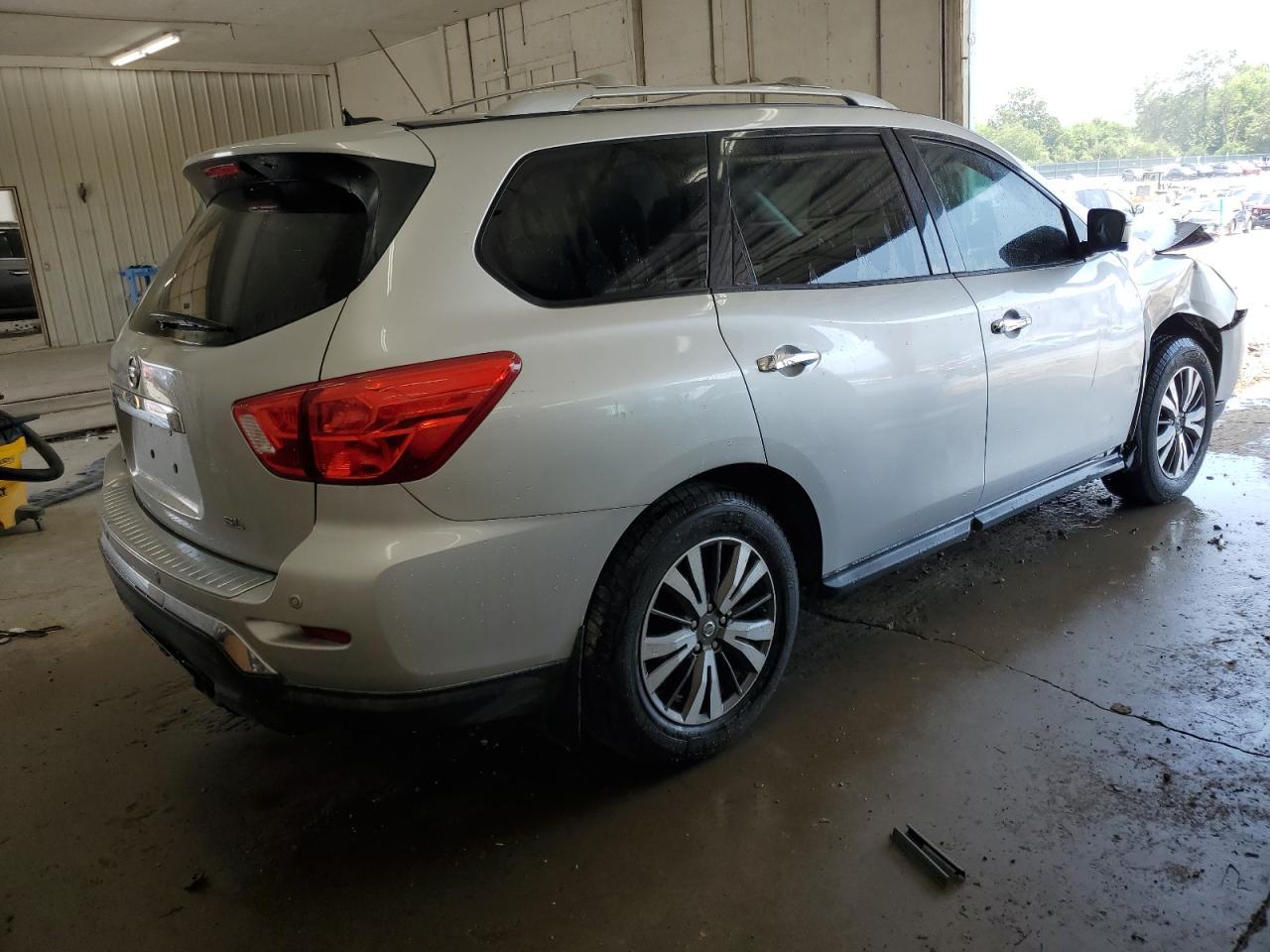 2017 NISSAN PATHFINDER