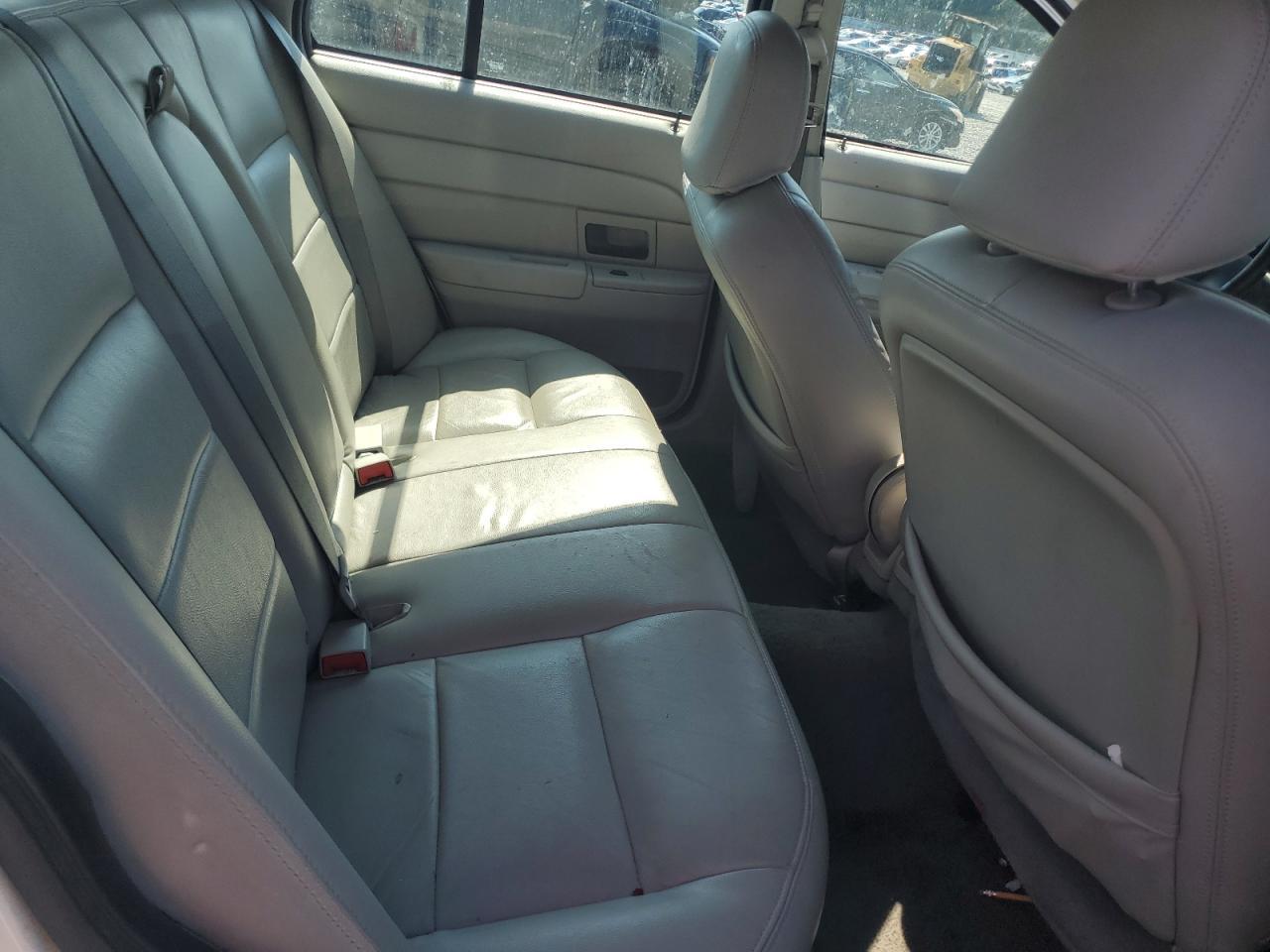 2003 FORD Crown Victoria