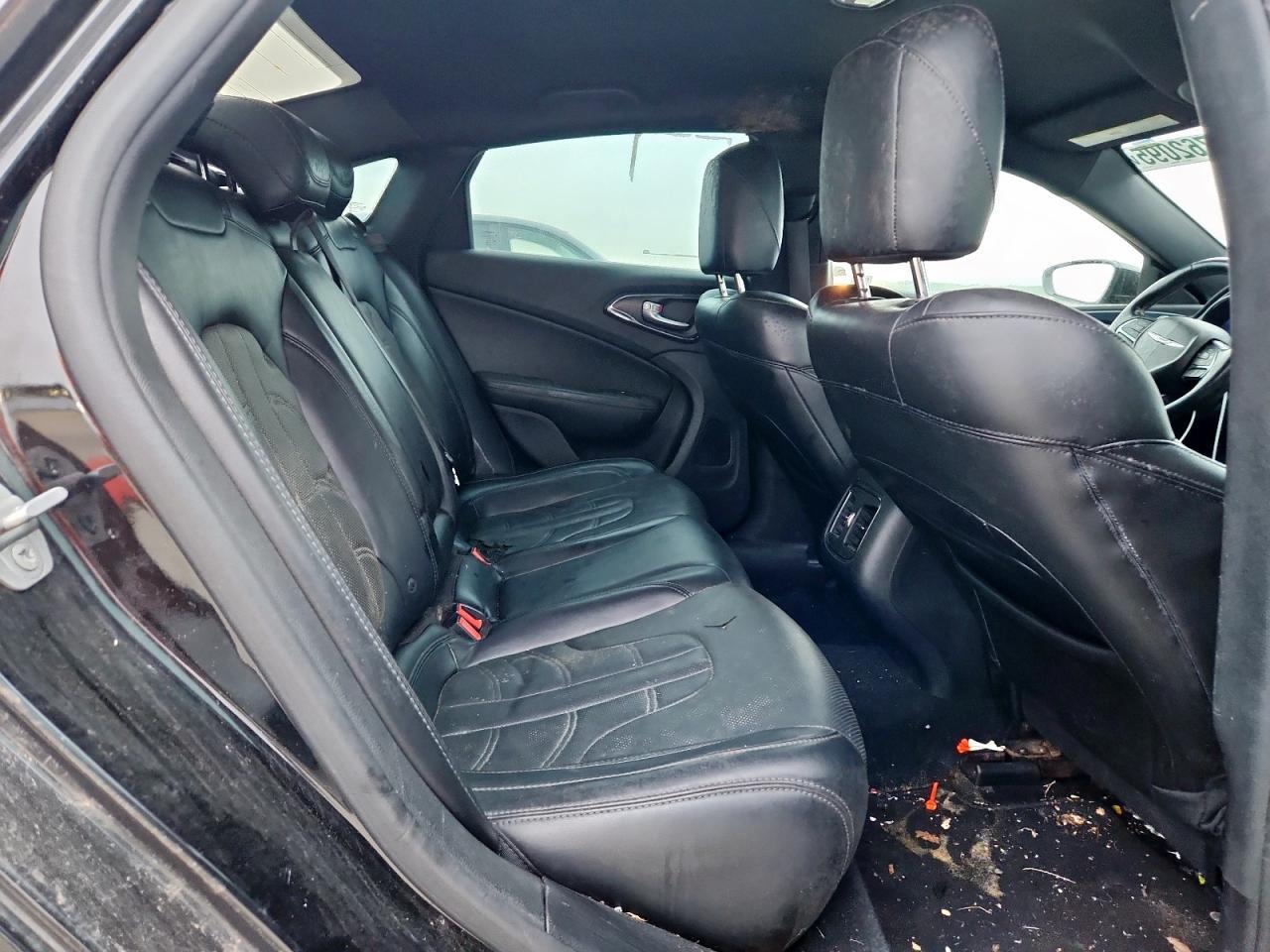 2016 CHRYSLER 200
