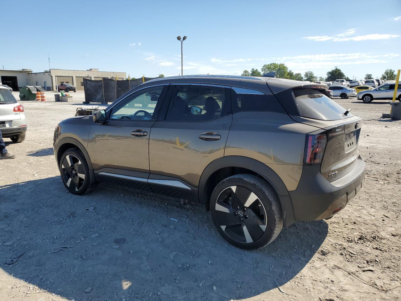 2025 NISSAN KICKS