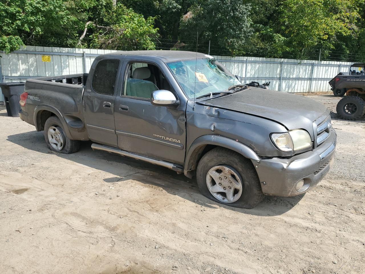2004 TOYOTA TUNDRA