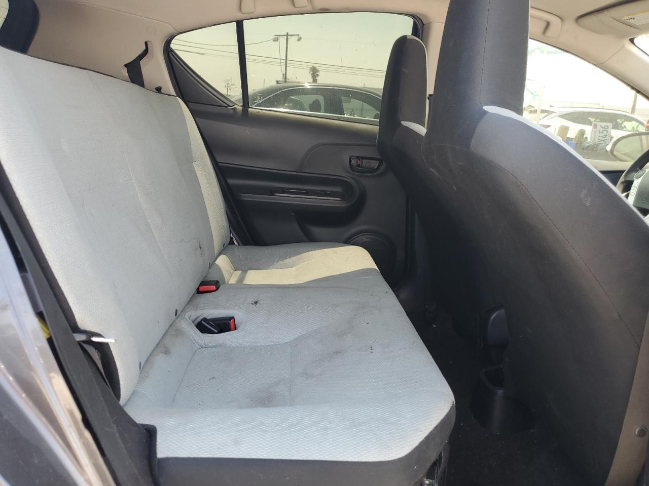 2015 TOYOTA Prius c