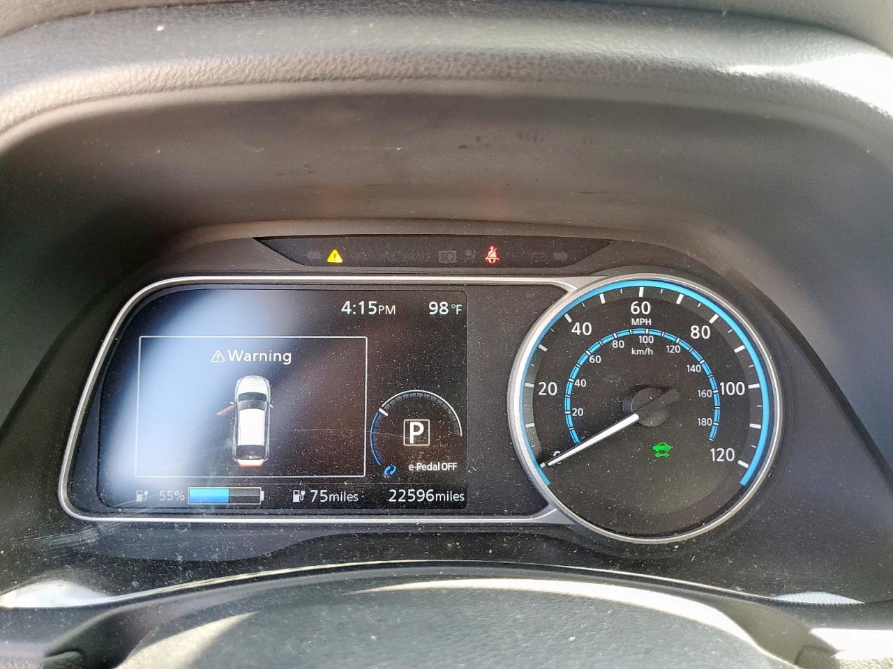 2022 NISSAN LEAF