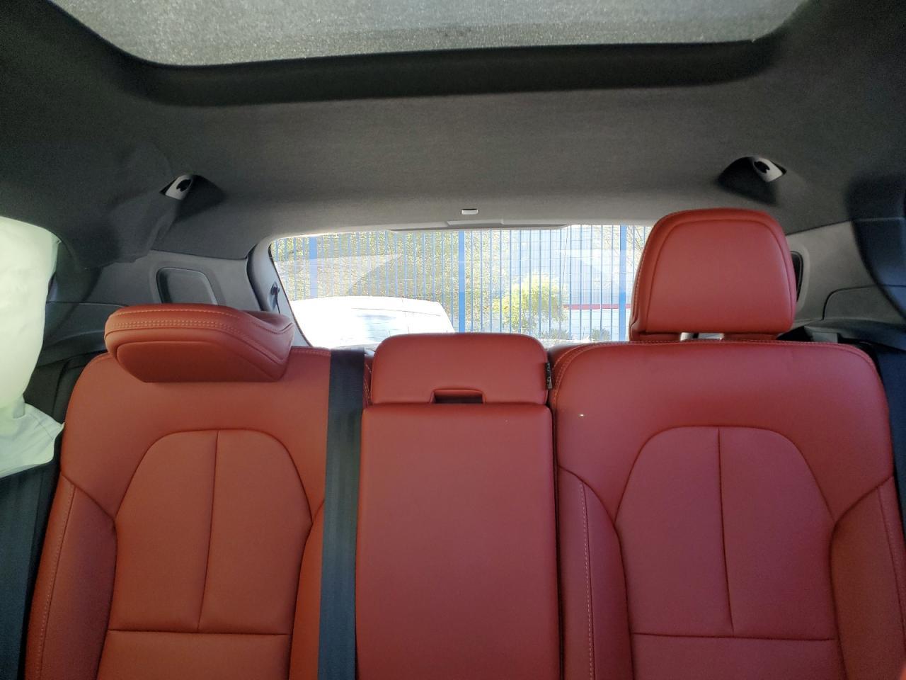 2019 VOLVO XC40