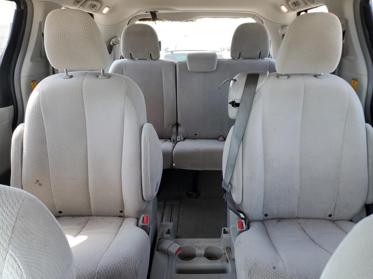 2013 TOYOTA SIENNA