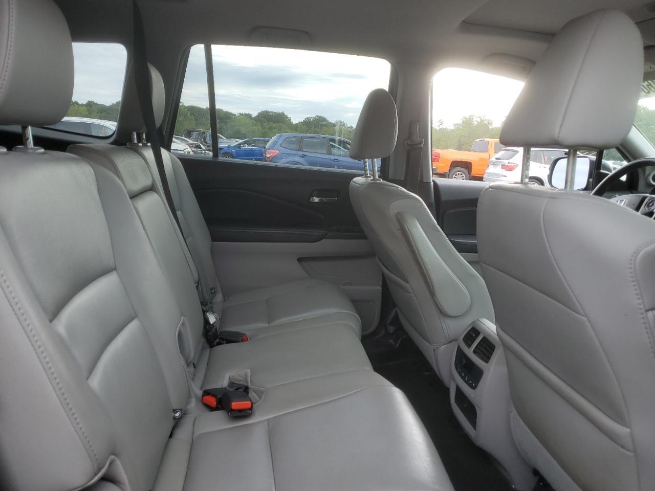 2017 HONDA PILOT