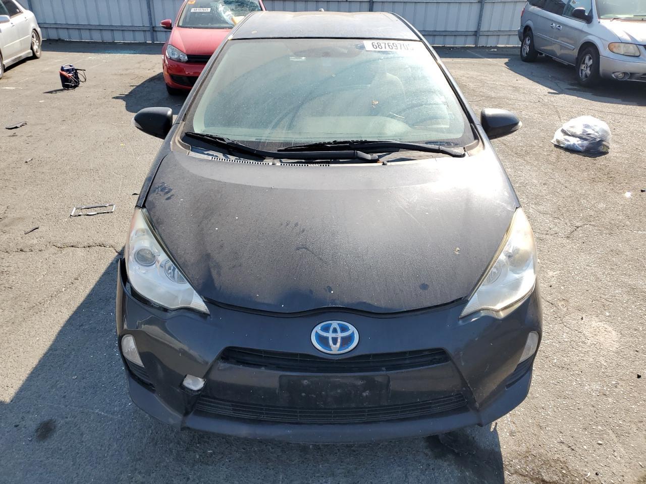 2014 TOYOTA Prius c