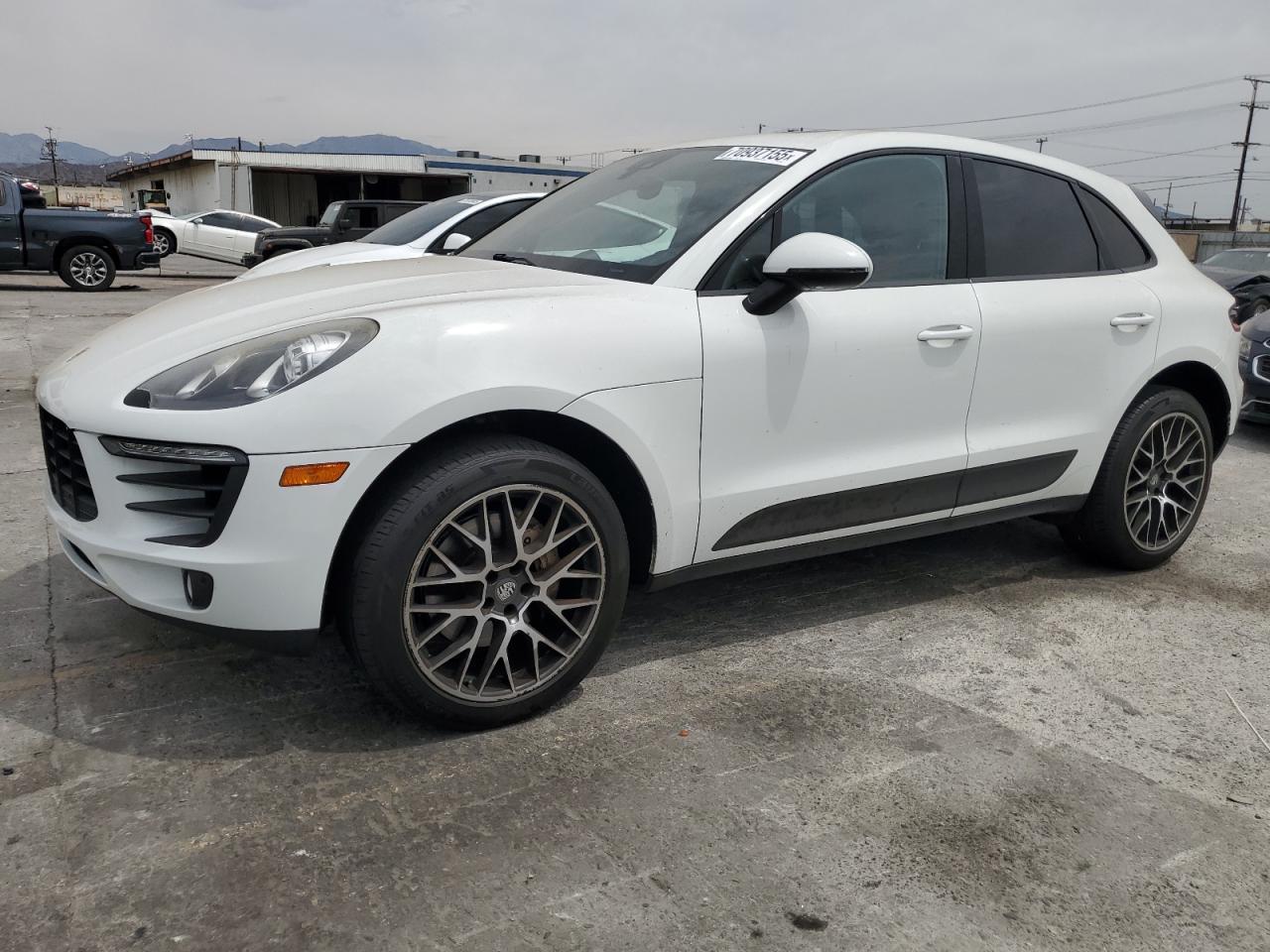 2017 PORSCHE Macan
