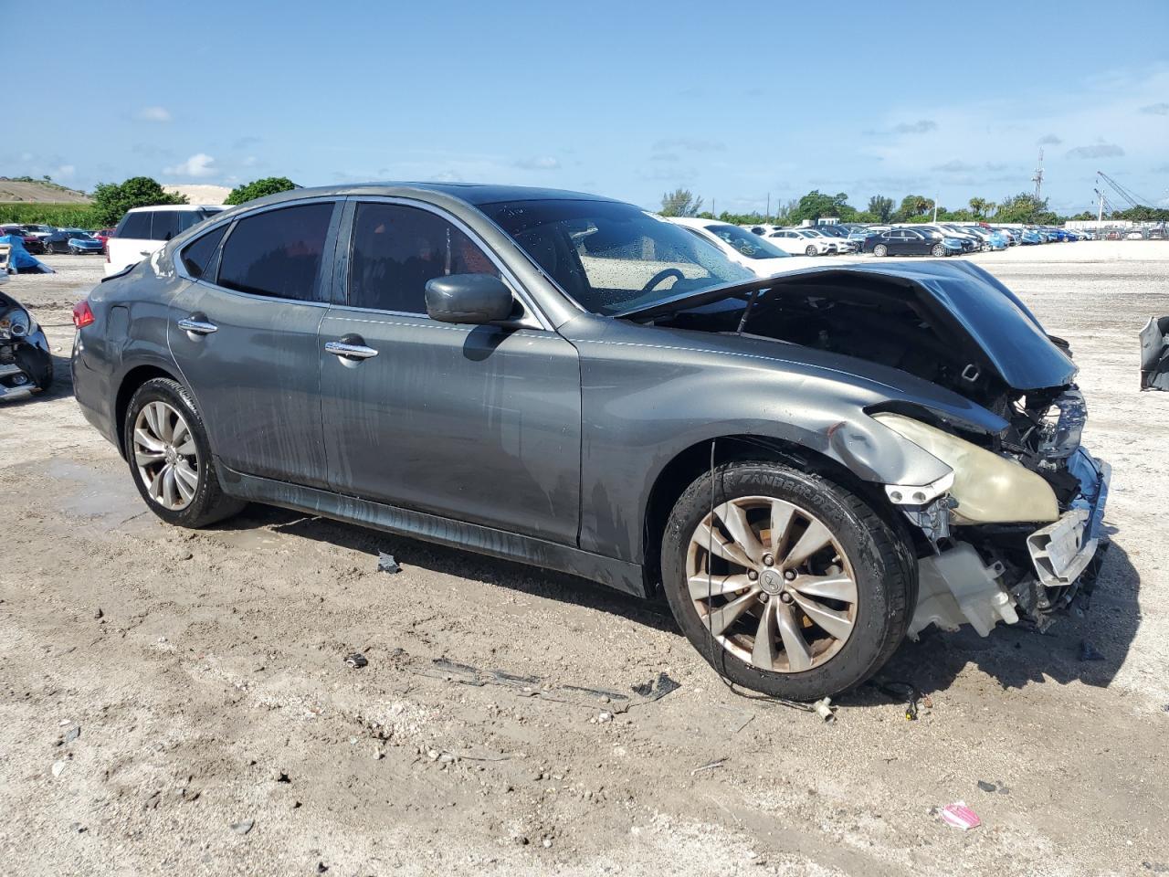 2011 INFINITI M37