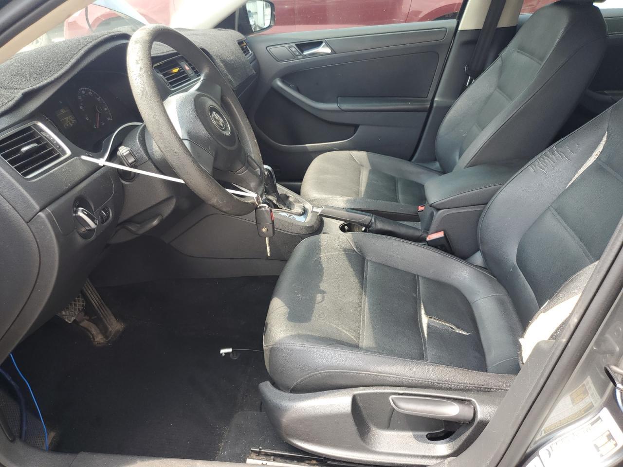 2011 VOLKSWAGEN JETTA