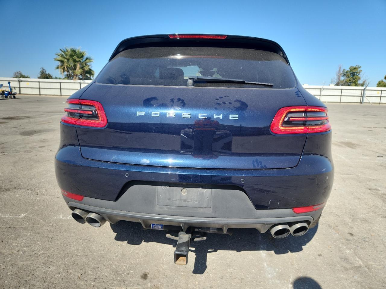 2017 PORSCHE Macan