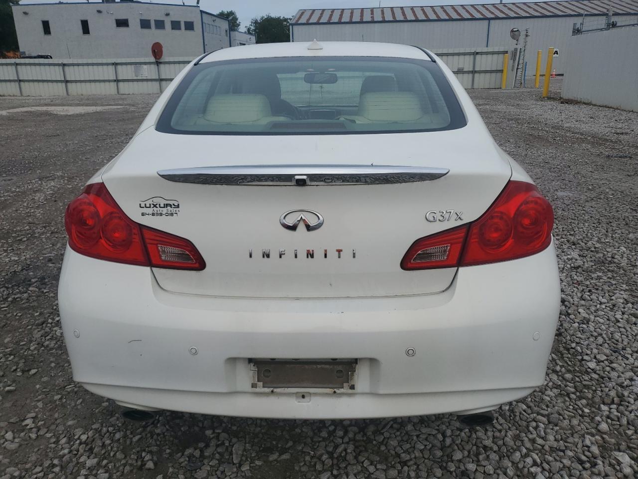 2011 INFINITI G37