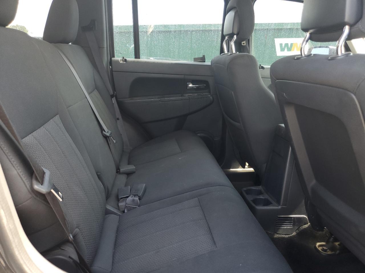 2011 JEEP Liberty