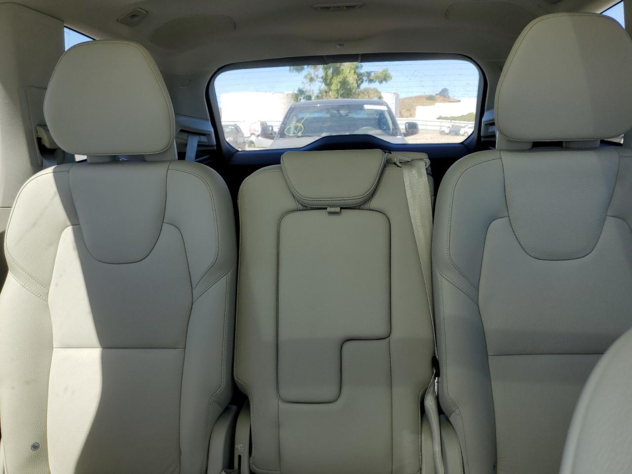 2023 VOLVO XC90