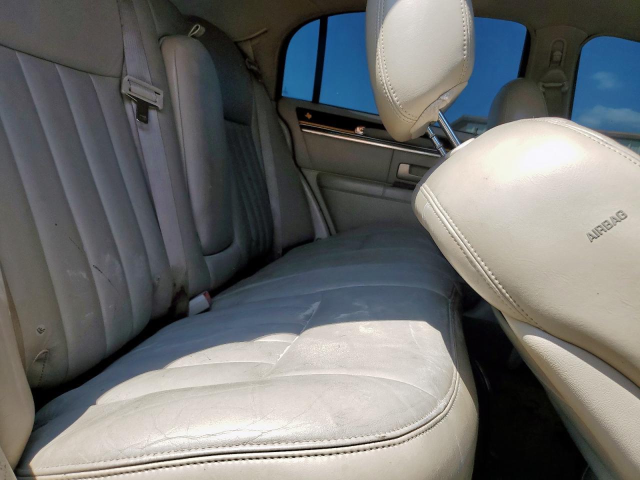 2003 LINCOLN Town Car
