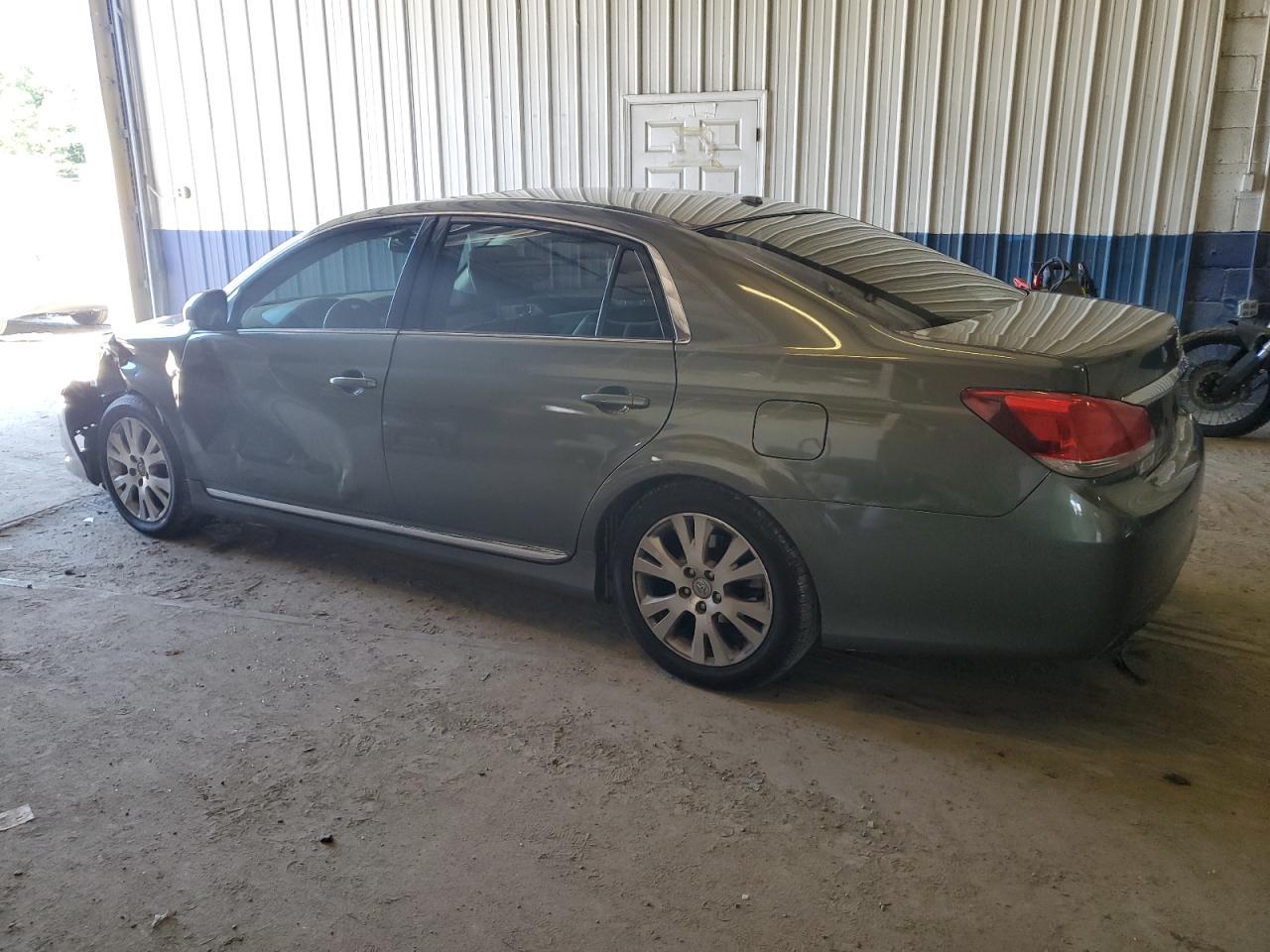 2011 TOYOTA Avalon
