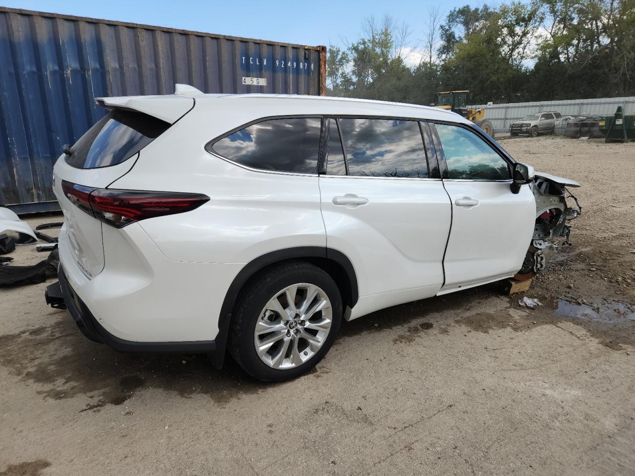 2024 TOYOTA HIGHLANDER