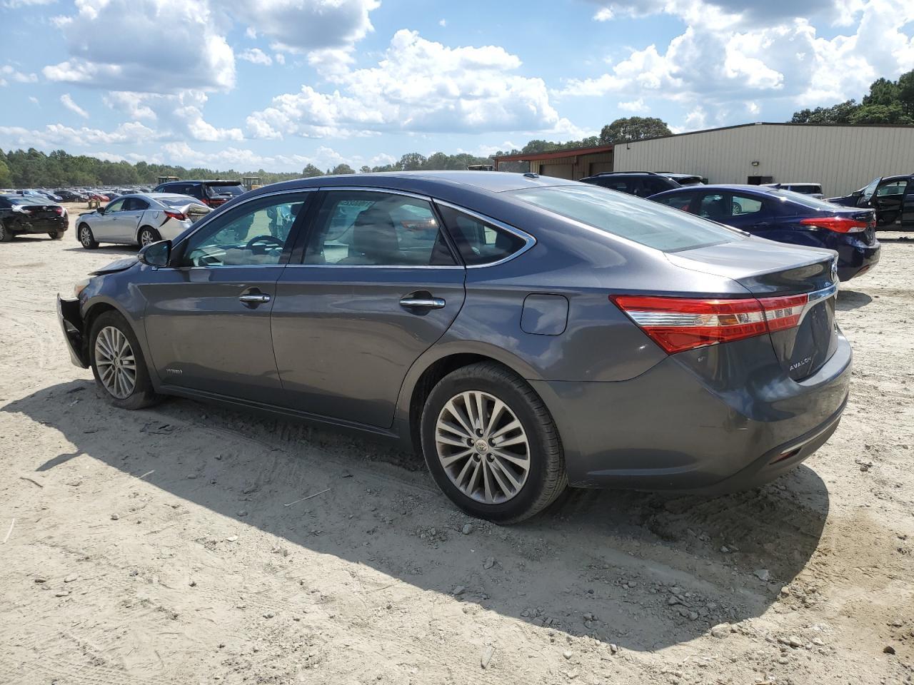 2013 TOYOTA Avalon