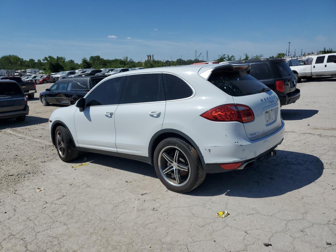 2014 PORSCHE CAYENNE