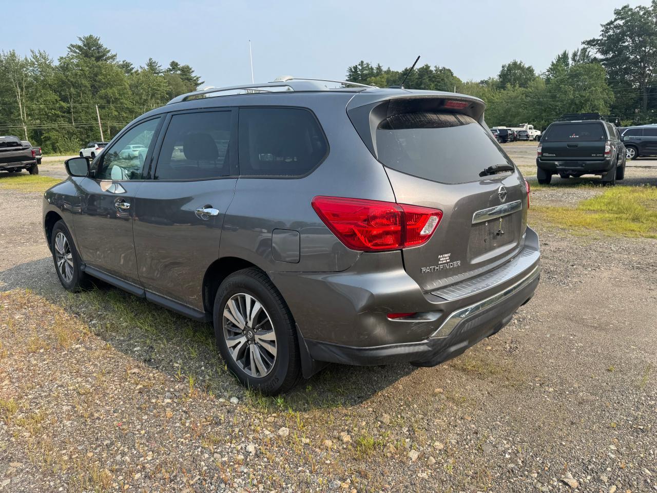 2017 NISSAN PATHFINDER