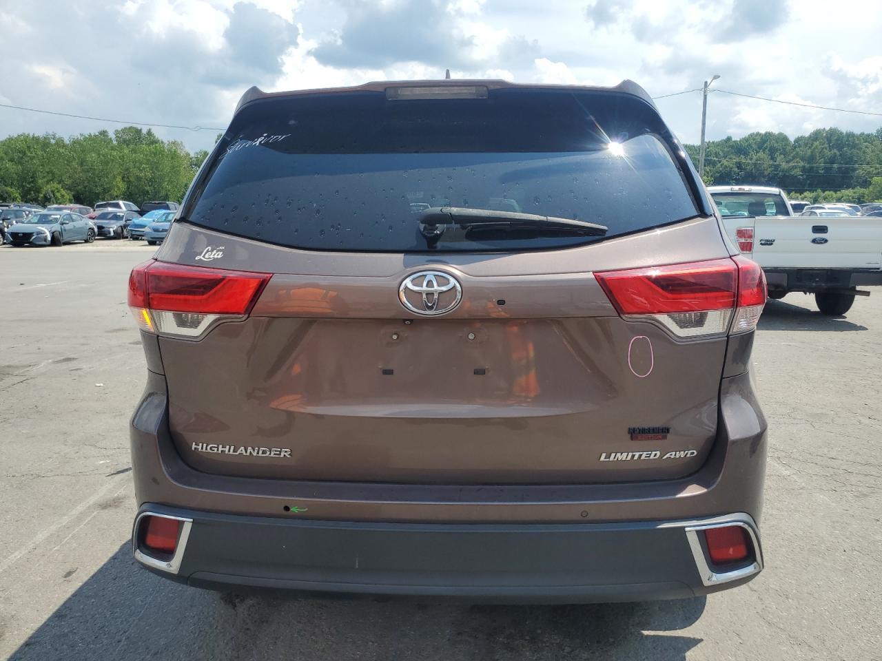 2017 TOYOTA HIGHLANDER