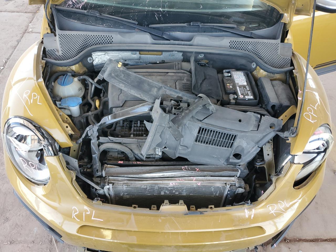 2016 VOLKSWAGEN Beetle