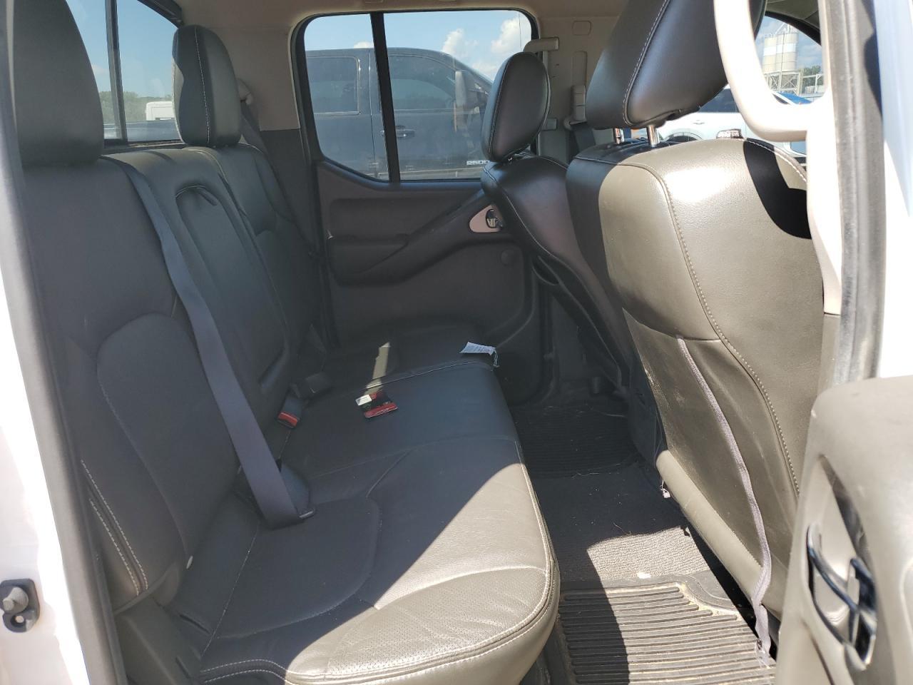 2016 NISSAN Frontier