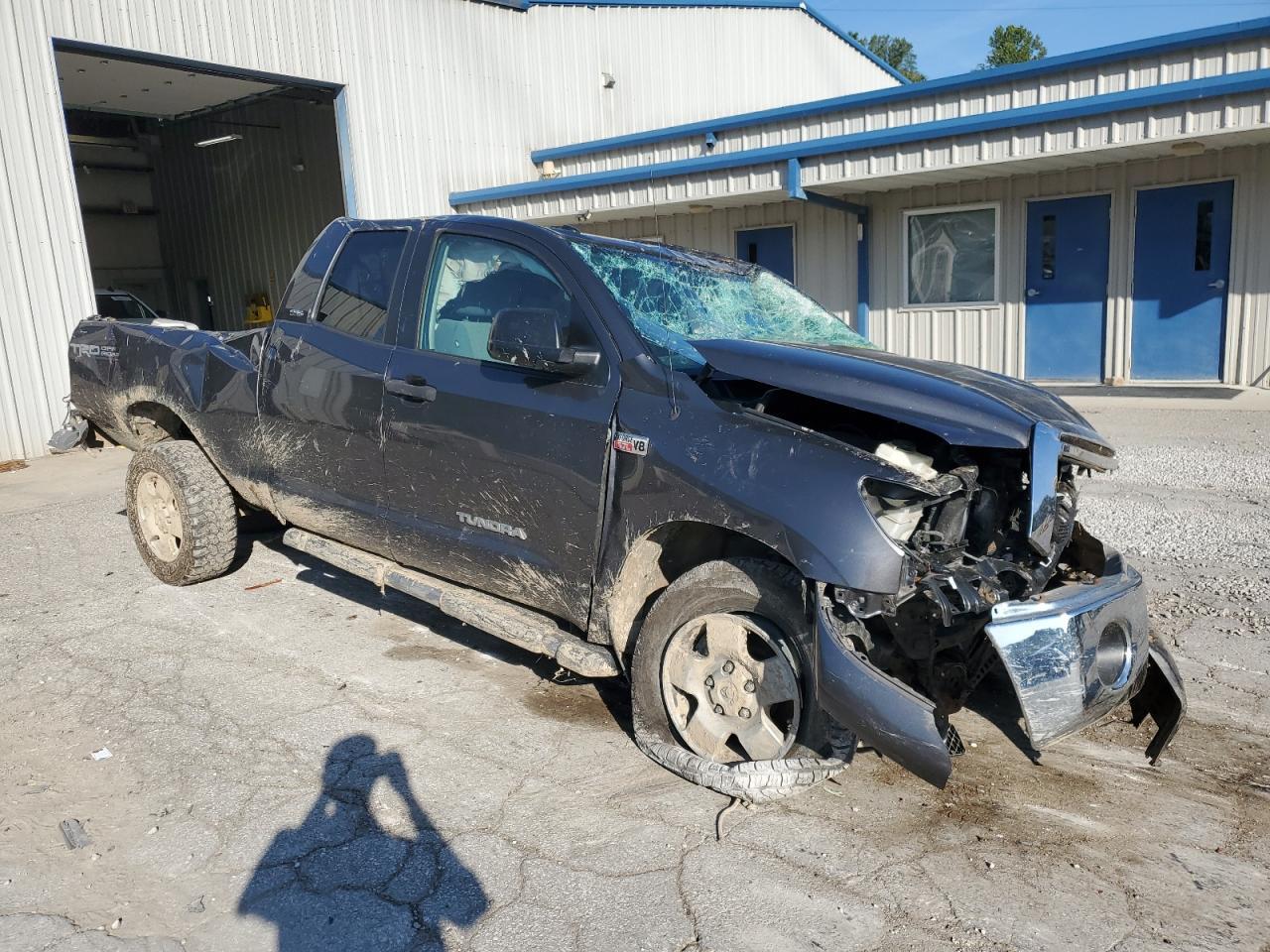 2011 TOYOTA TUNDRA