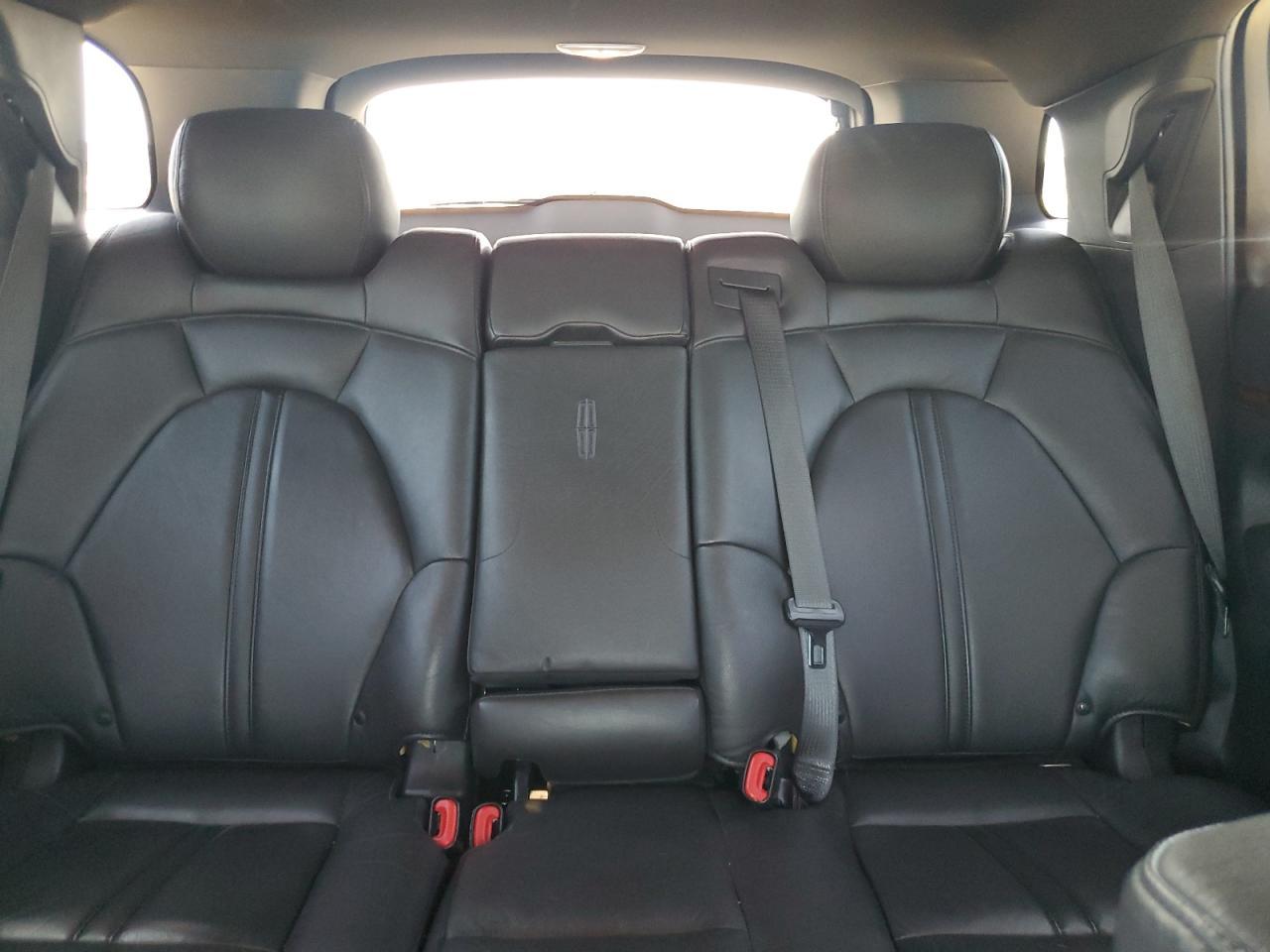2015 LINCOLN MKT