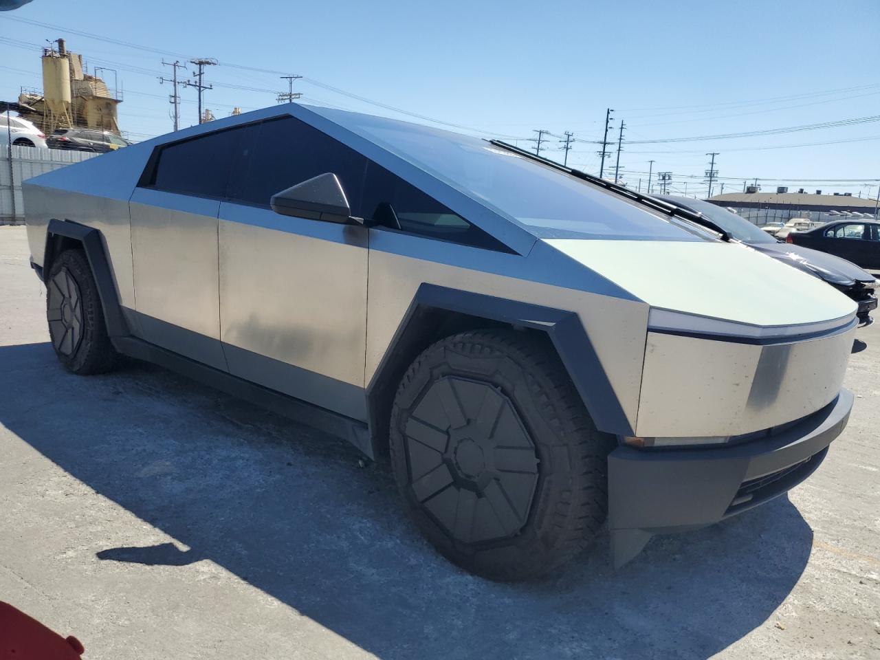 2024 TESLA Cybertruck