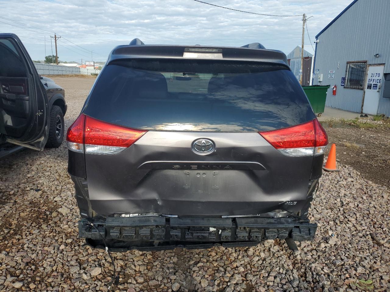 2014 TOYOTA SIENNA