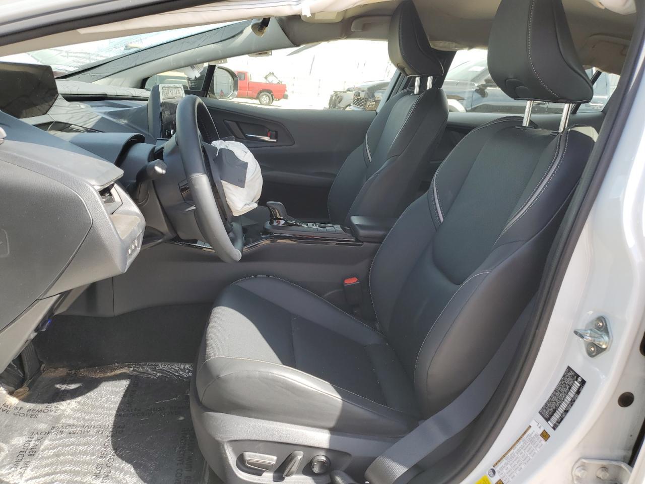 2024 TOYOTA PRIUS