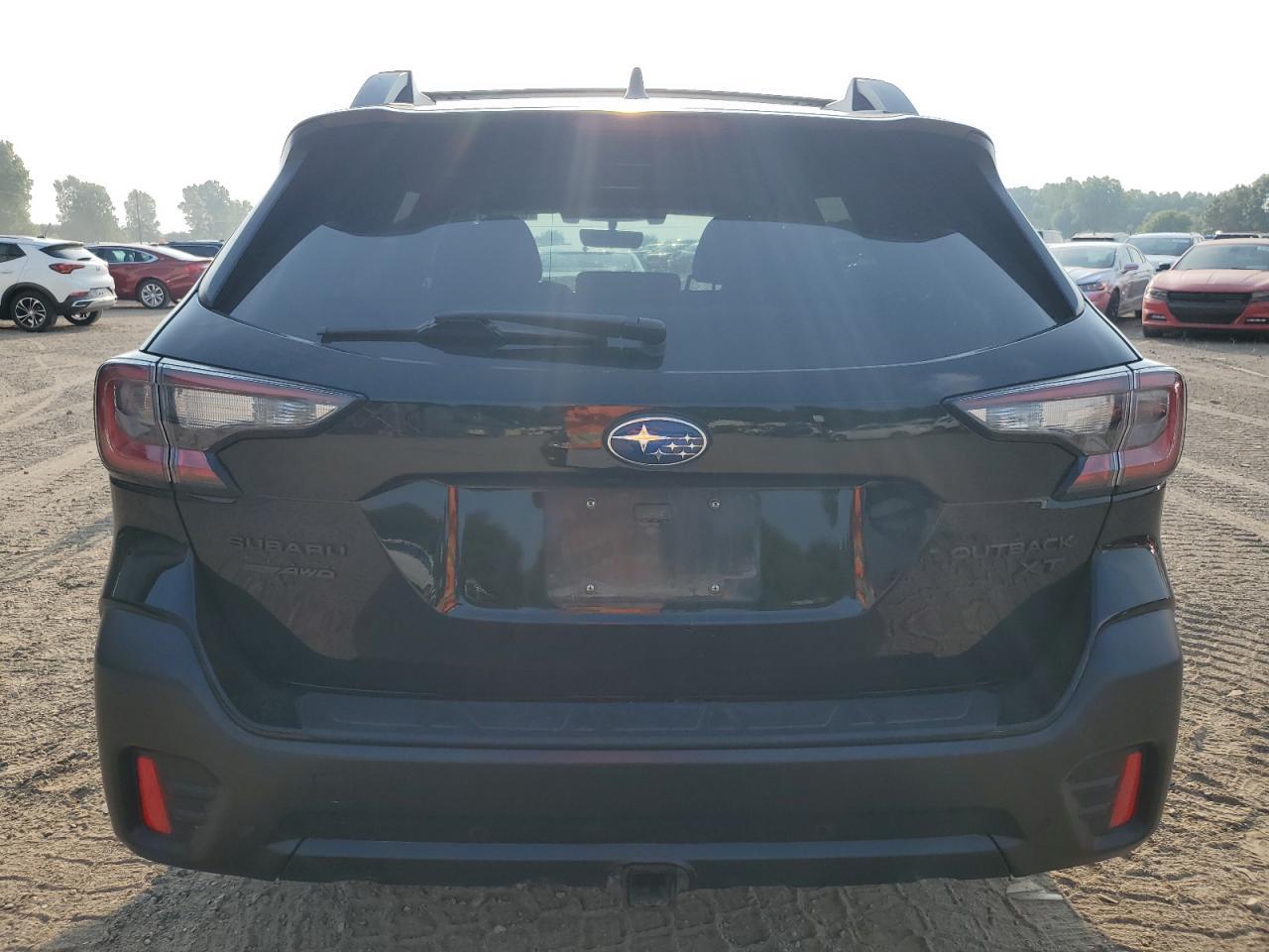 2021 SUBARU Outback