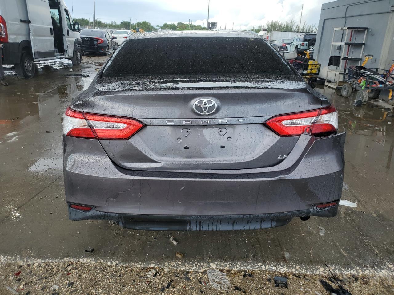 2018 TOYOTA CAMRY