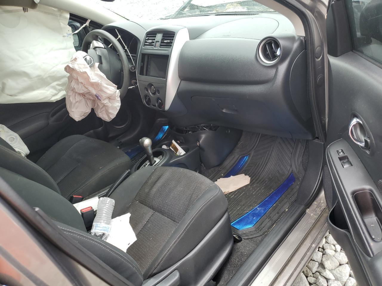 2017 NISSAN VERSA