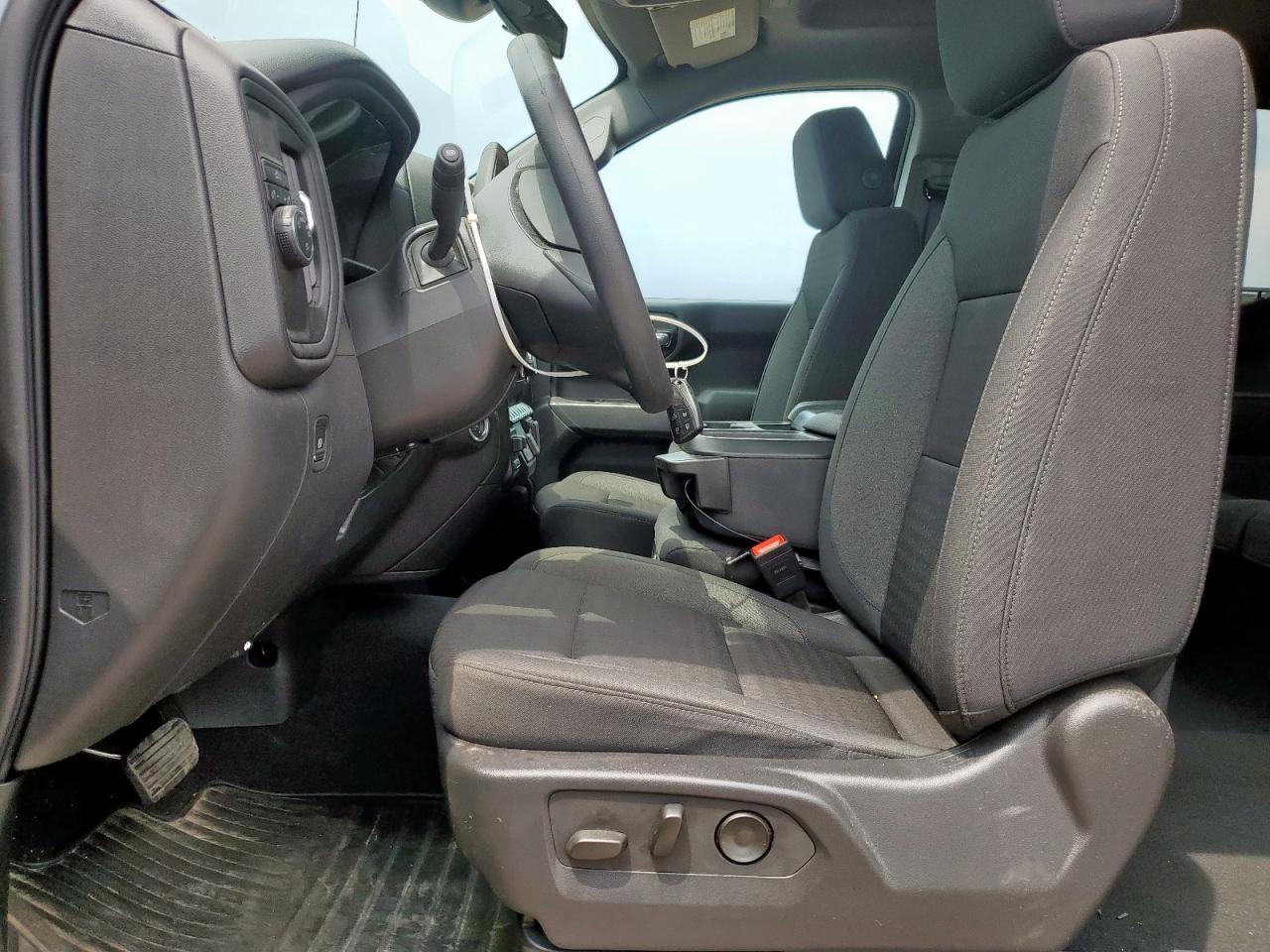 2025 CHEVROLET Silverado