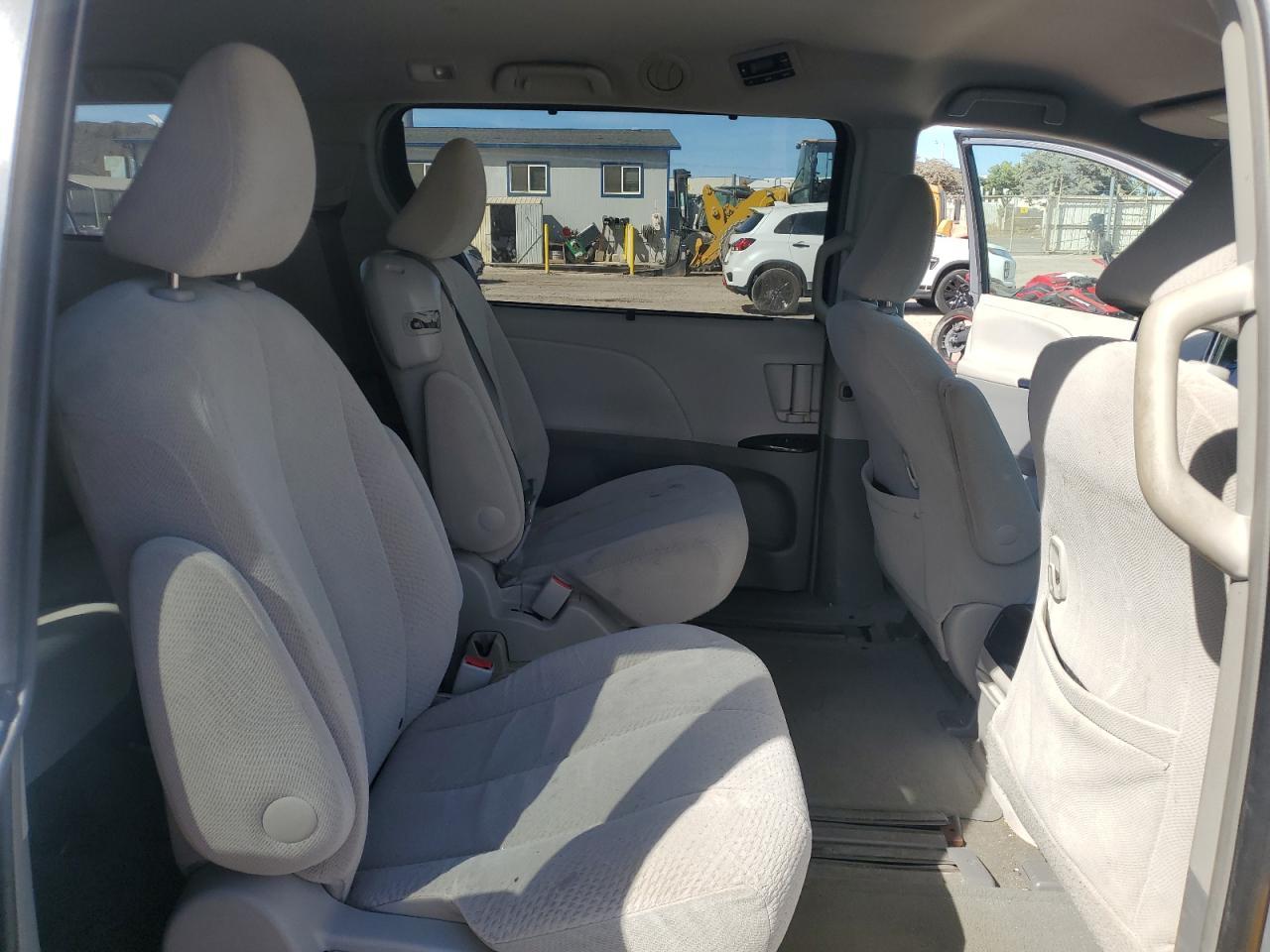 2014 TOYOTA SIENNA