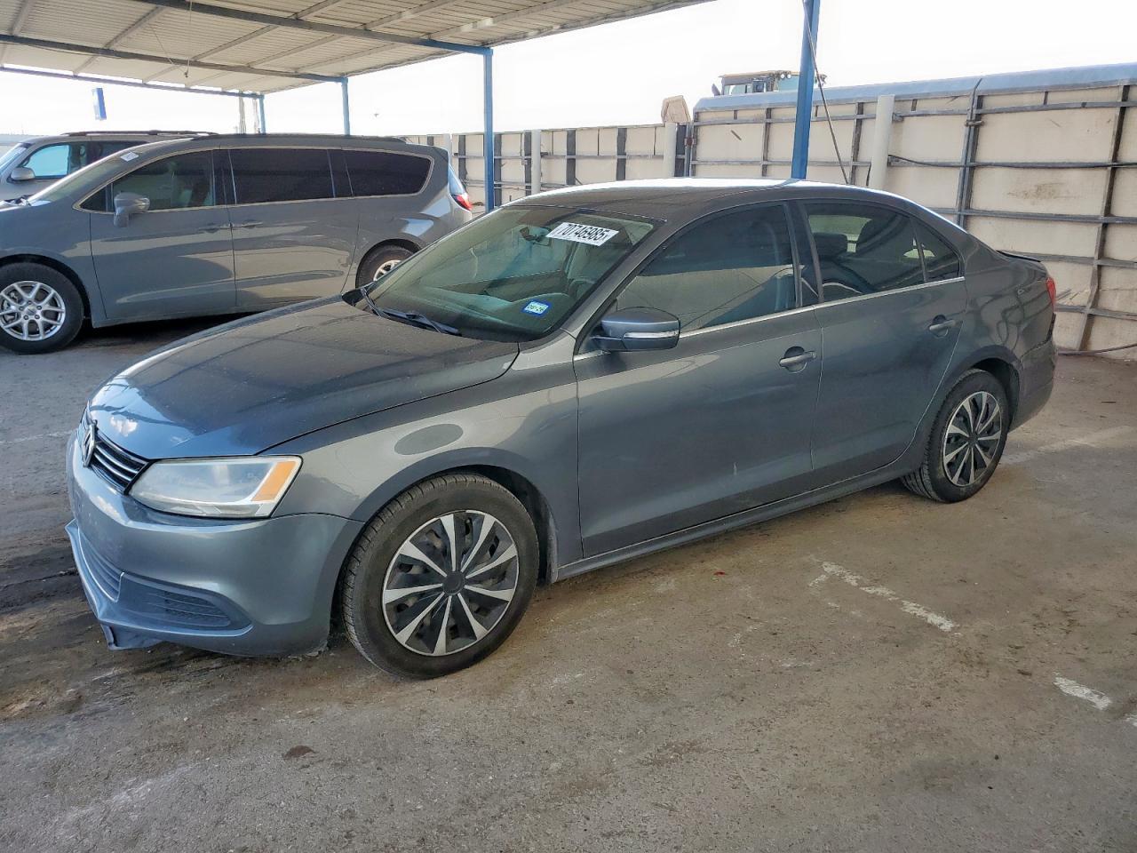 2013 VOLKSWAGEN JETTA