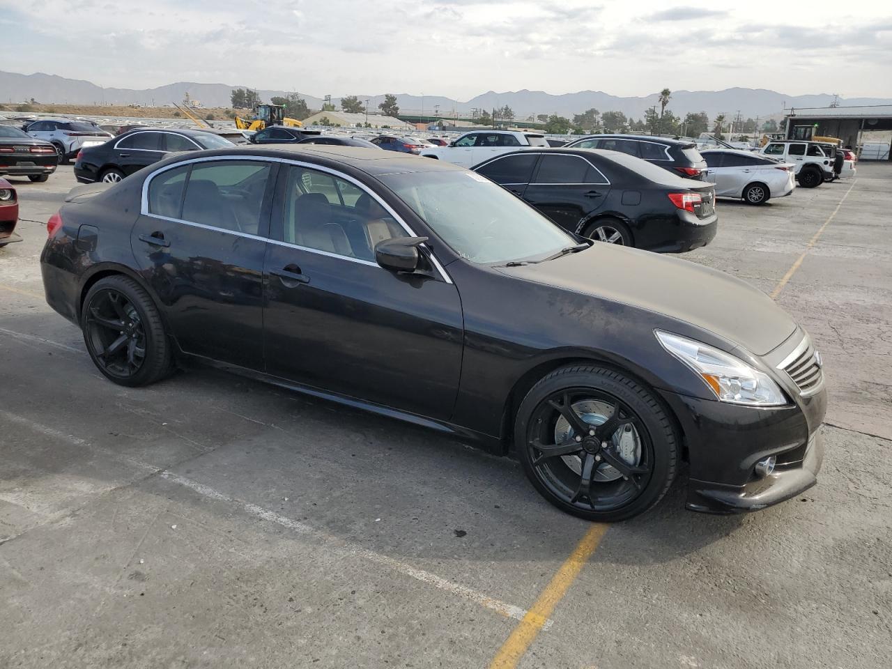 2011 INFINITI G37