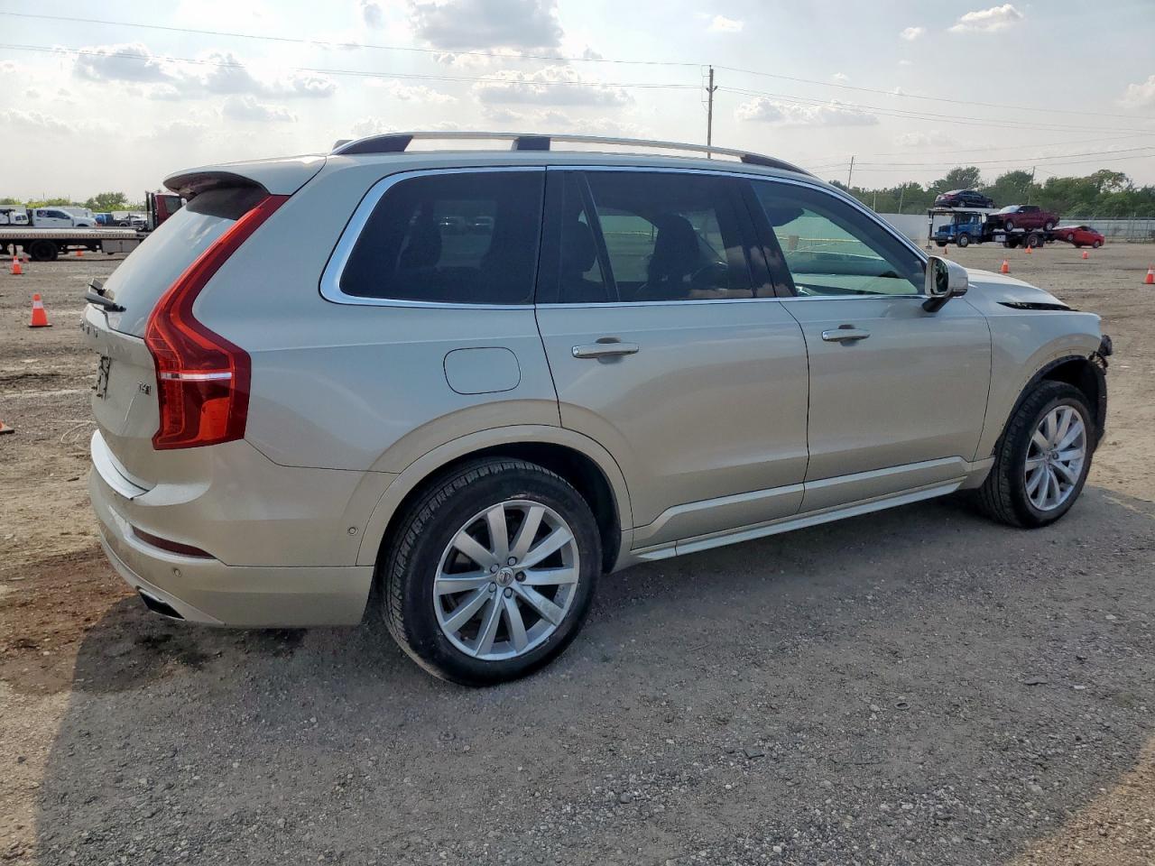 2018 VOLVO XC90