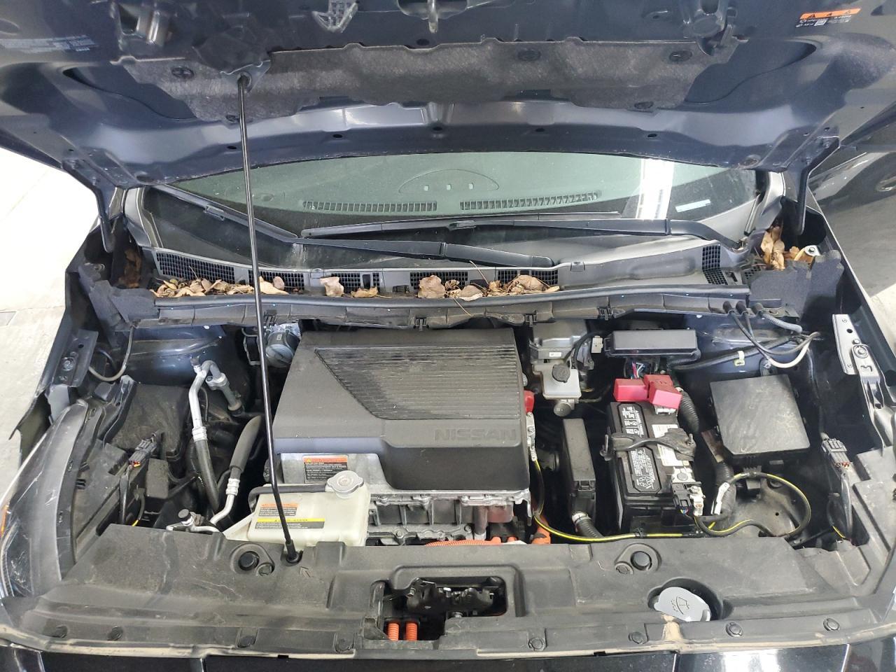2021 NISSAN LEAF