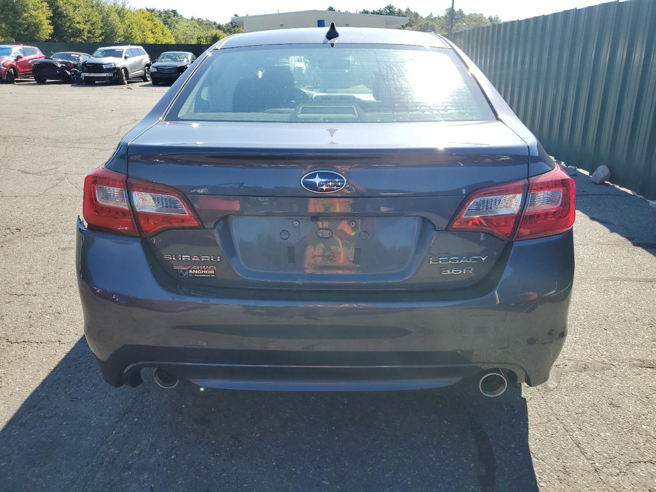 2017 SUBARU Legacy