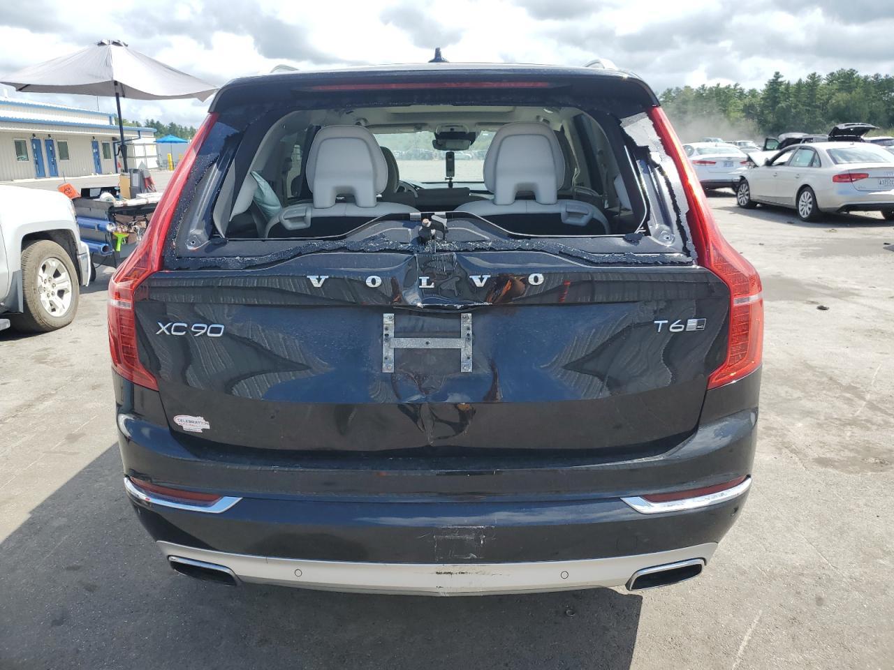 2019 VOLVO XC90