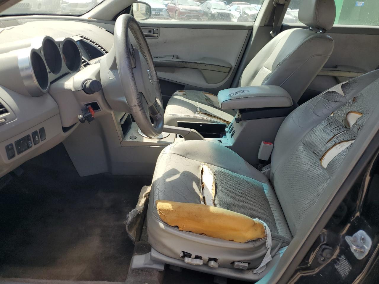 2004 NISSAN Maxima