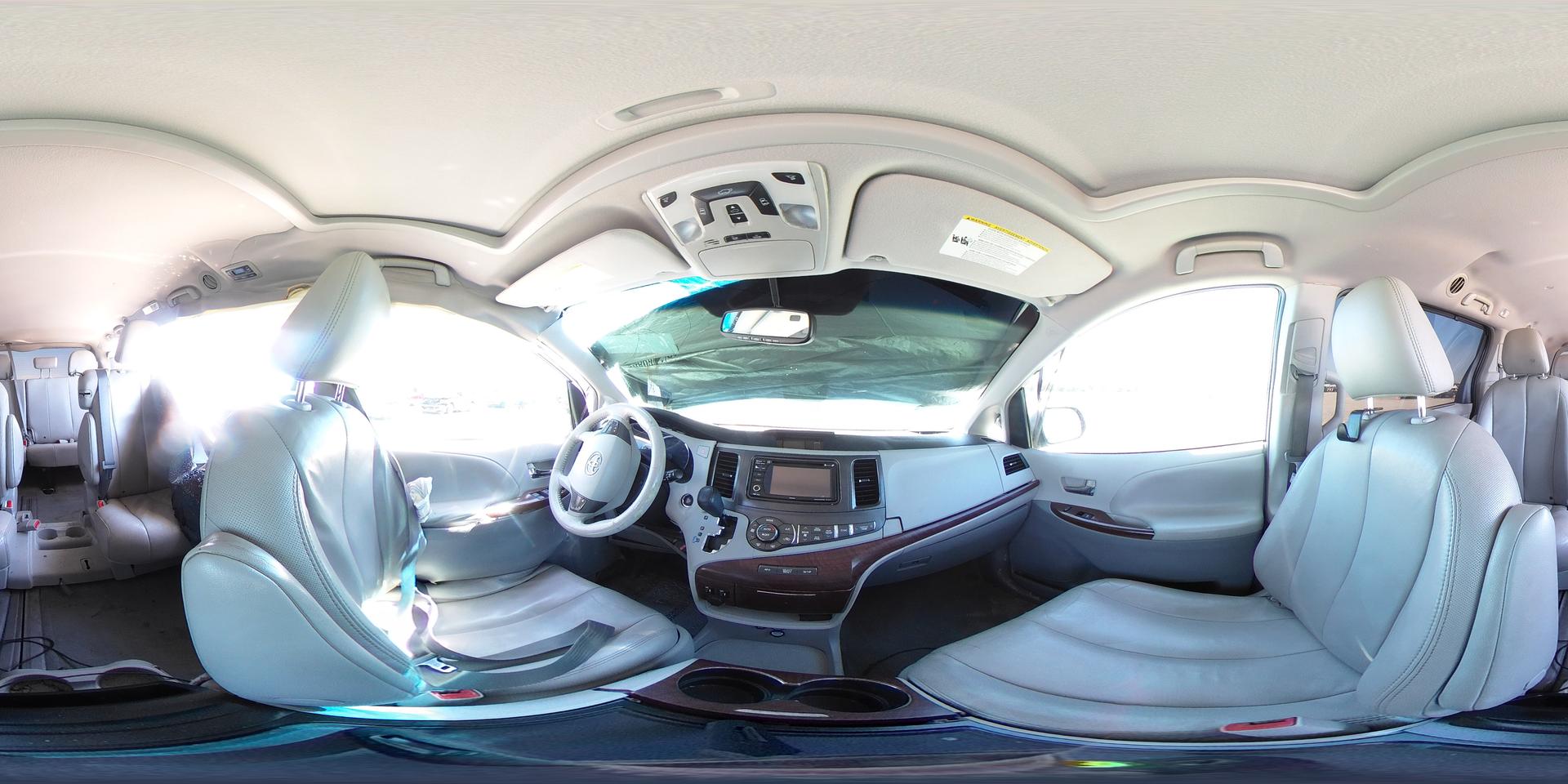 2013 TOYOTA SIENNA