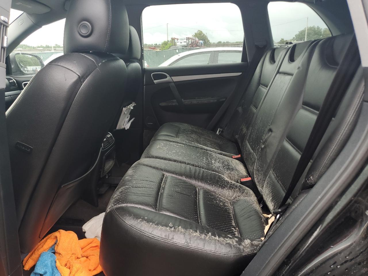 2004 PORSCHE CAYENNE